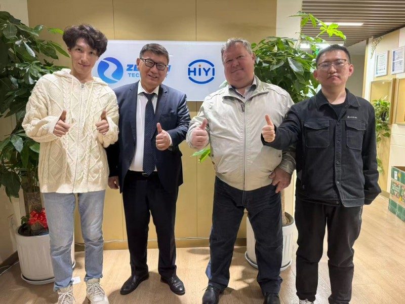 Kazachstaanse klanten breidden zich uit naar de Centraal-Aziatische markt en bezochten Zetron Technology om een ​​nieuwe toekomst voor gasveiligheid te verkennen